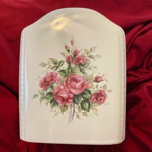 Athena Vintage Floral Ceramic Tissue Box Cover.   In Excellent Condition